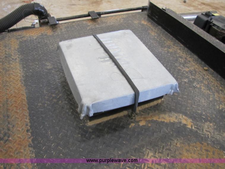 image for item 3446 Bulk-Air seed tender trailer