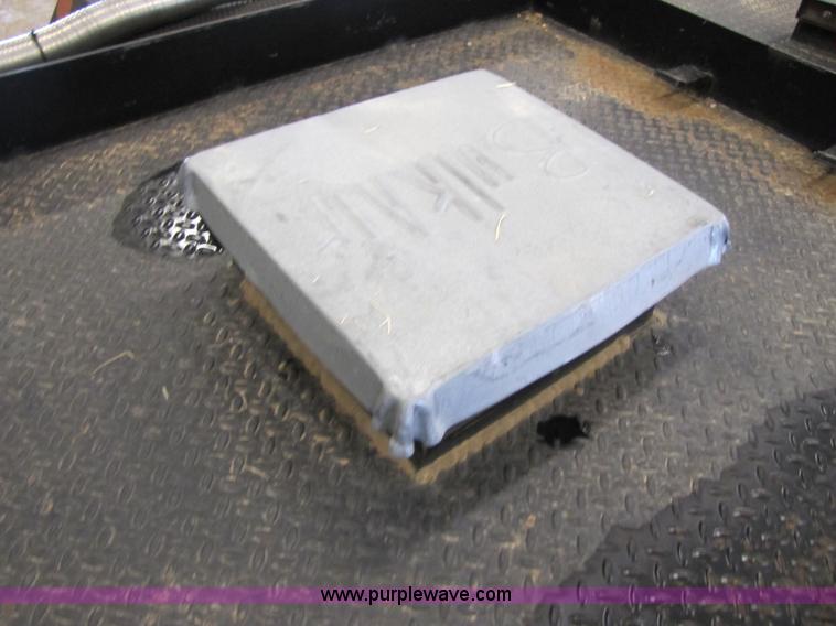 image for item 3446 Bulk-Air seed tender trailer