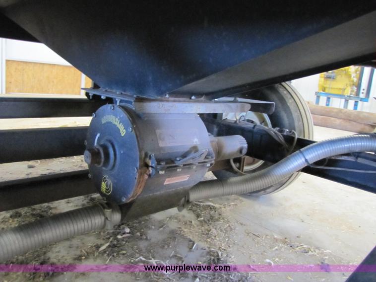 image for item 3446 Bulk-Air seed tender trailer