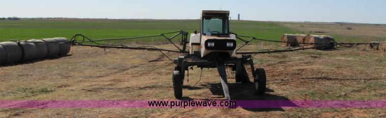 image for item 3453 Melroe SpraCoupe 220 60' self propelled sprayer