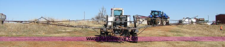image for item 3453 Melroe SpraCoupe 220 60' self propelled sprayer