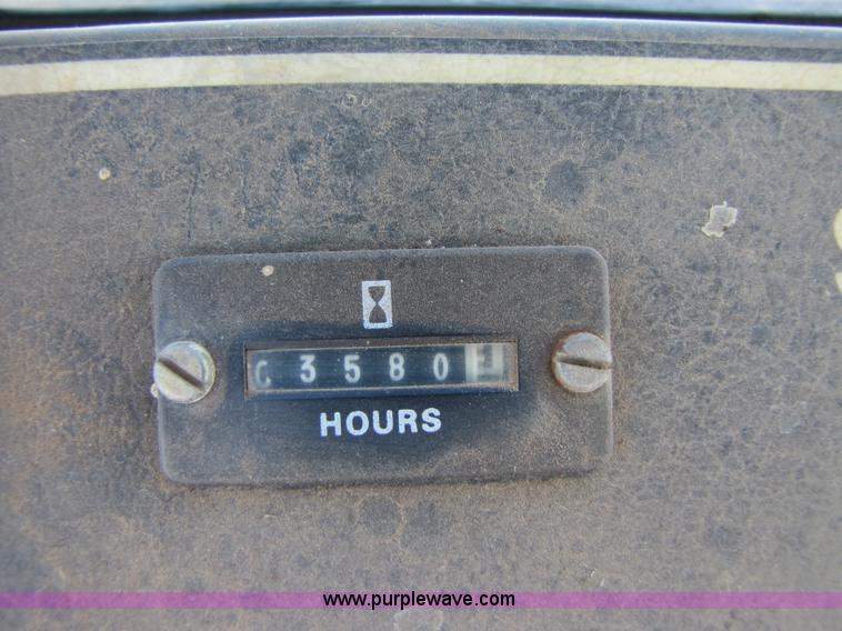 image for item 3453 Melroe SpraCoupe 220 60' self propelled sprayer