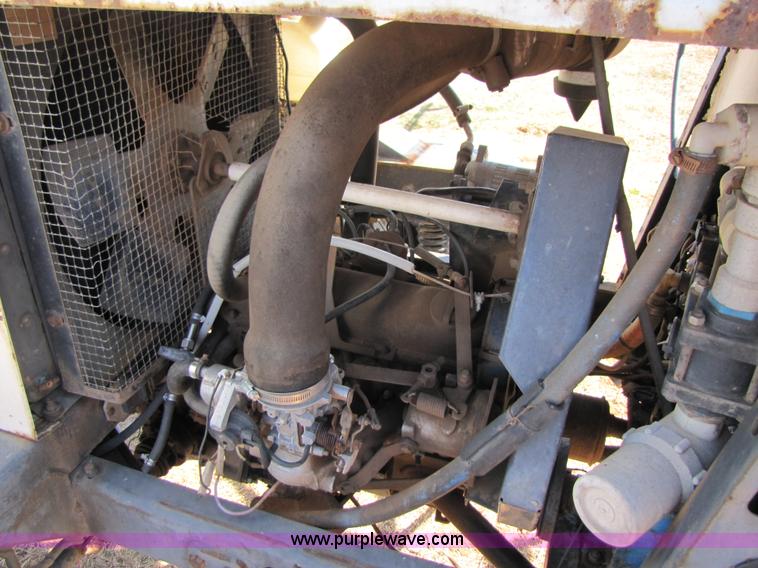 image for item 3453 Melroe SpraCoupe 220 60' self propelled sprayer