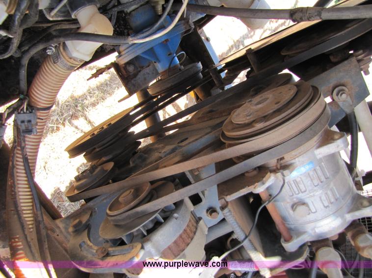 image for item 3453 Melroe SpraCoupe 220 60' self propelled sprayer