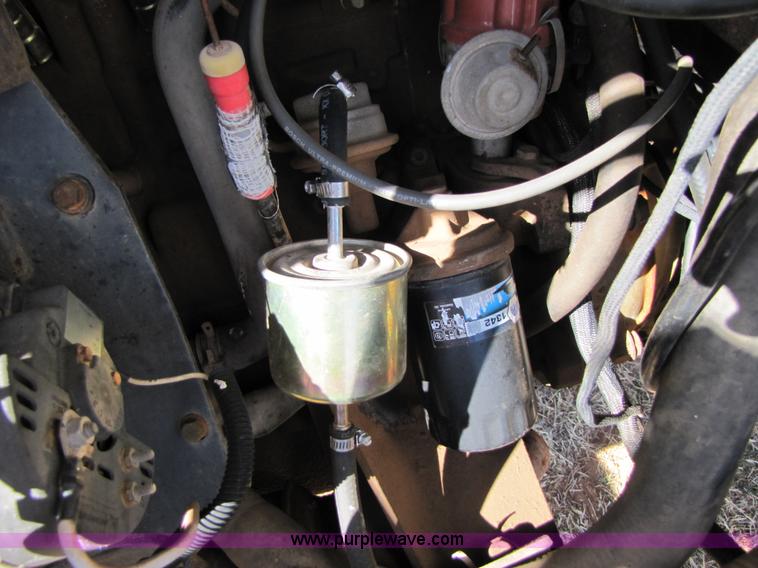 image for item 3453 Melroe SpraCoupe 220 60' self propelled sprayer