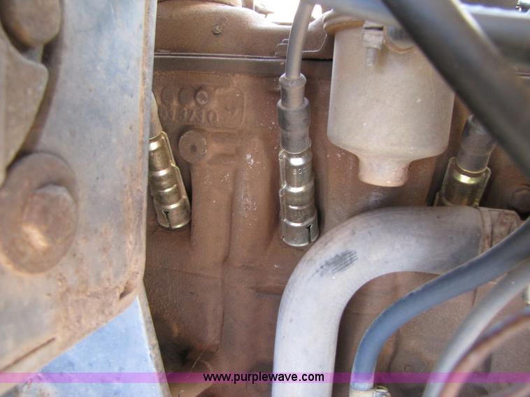 image for item 3453 Melroe SpraCoupe 220 60' self propelled sprayer