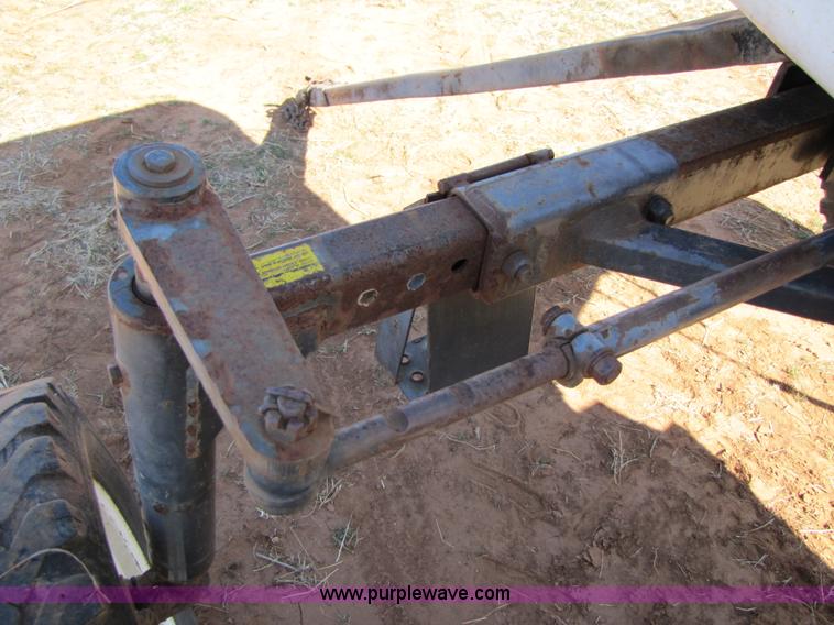 image for item 3453 Melroe SpraCoupe 220 60' self propelled sprayer