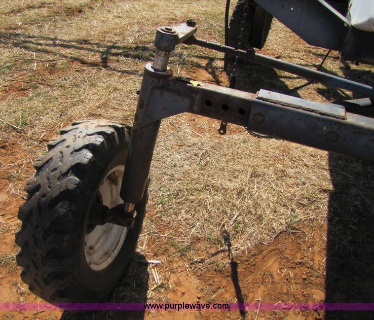 image for item 3453 Melroe SpraCoupe 220 60' self propelled sprayer