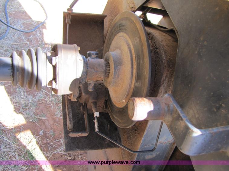 image for item 3453 Melroe SpraCoupe 220 60' self propelled sprayer