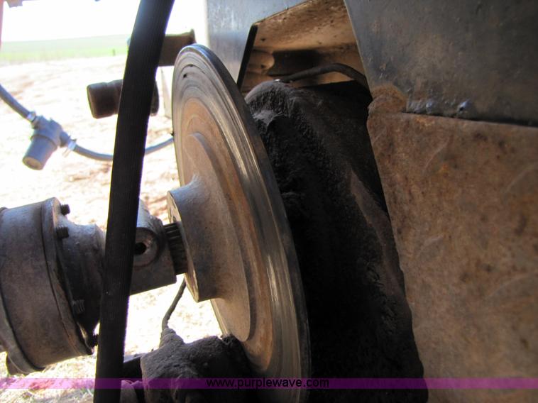 image for item 3453 Melroe SpraCoupe 220 60' self propelled sprayer