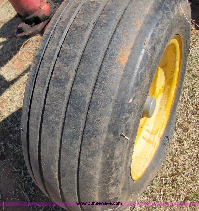 image for item 3454 Massey-Ferguson 880 six bottom plow