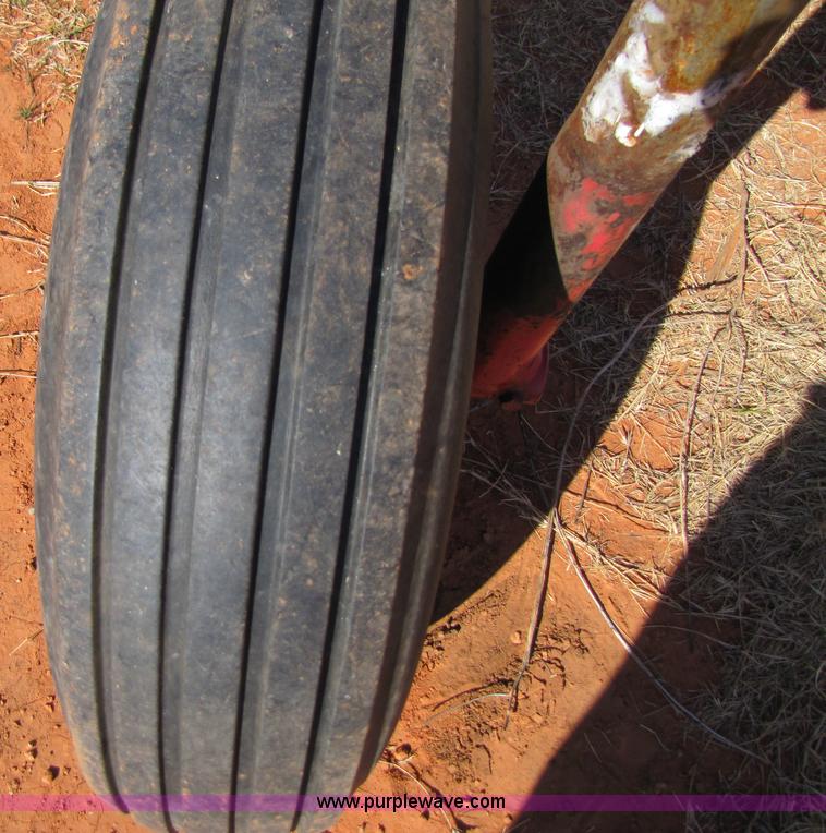 image for item 3454 Massey-Ferguson 880 six bottom plow