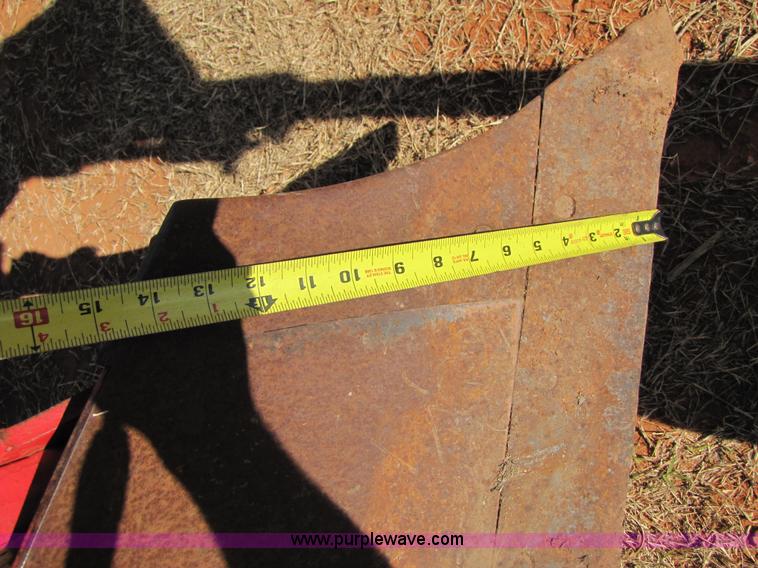 image for item 3454 Massey-Ferguson 880 six bottom plow