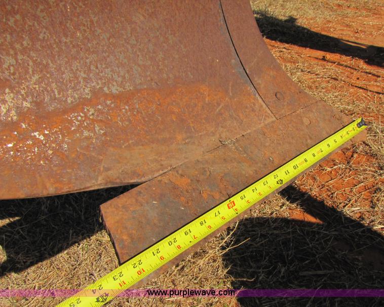 image for item 3454 Massey-Ferguson 880 six bottom plow