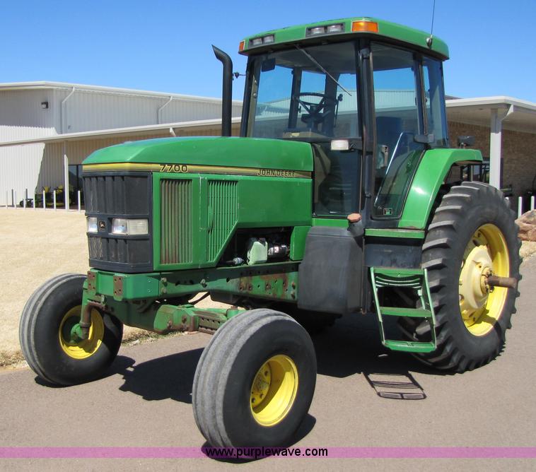 image for item 3476 1994 John Deere 7700 tractor