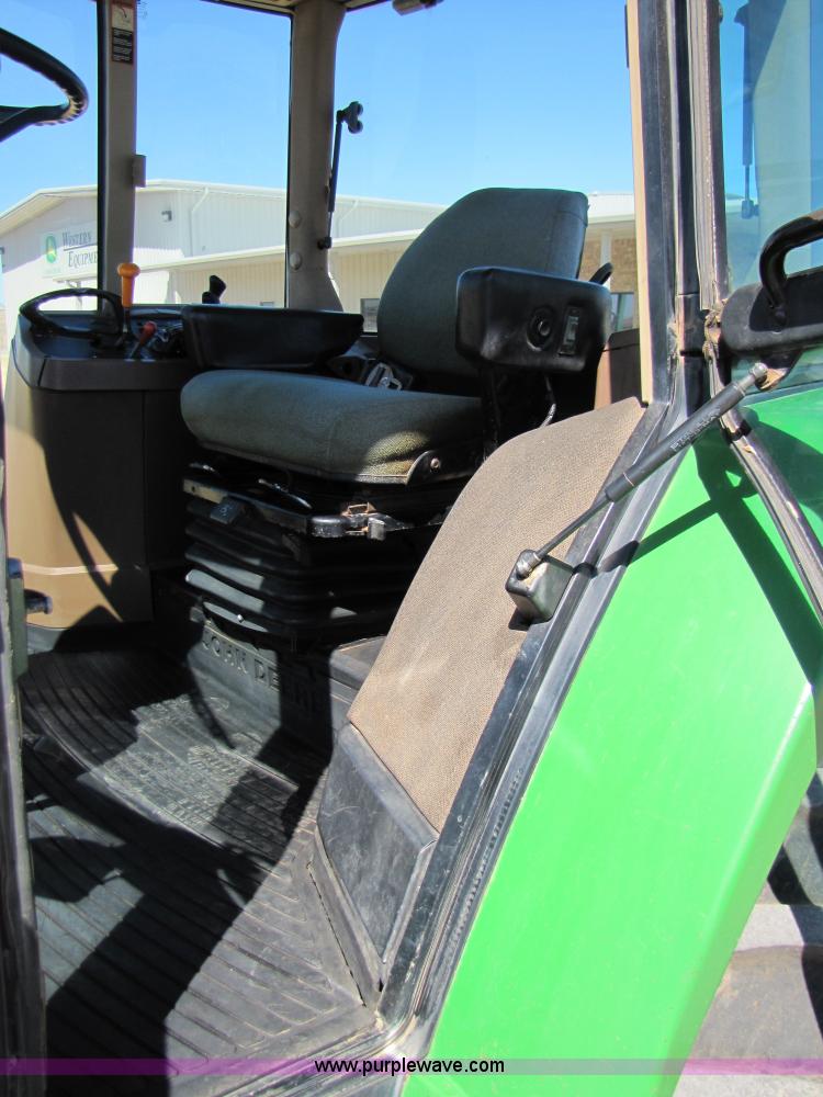 image for item 3476 1994 John Deere 7700 tractor