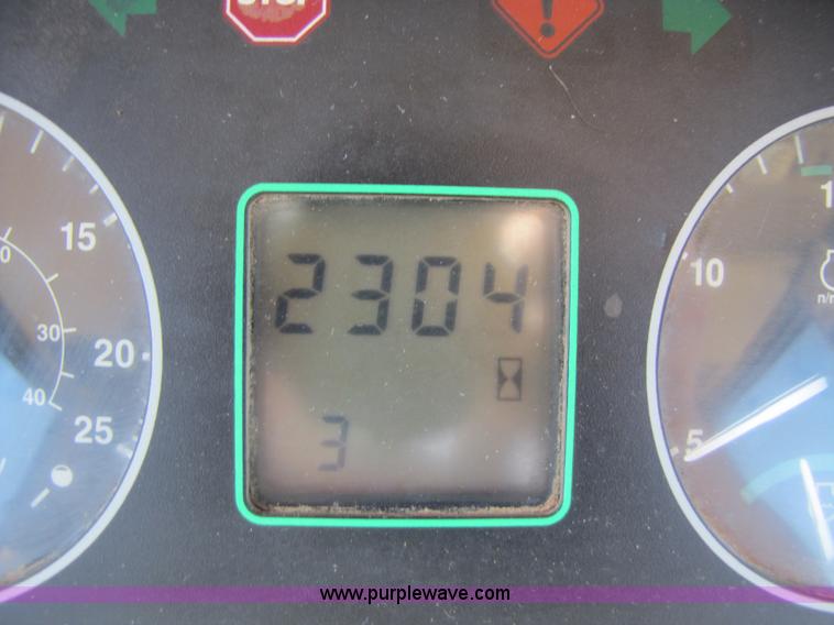 image for item 3476 1994 John Deere 7700 tractor