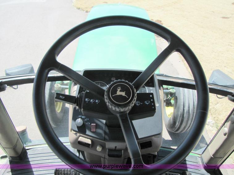 image for item 3476 1994 John Deere 7700 tractor