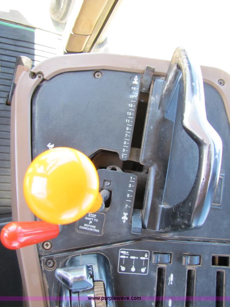 image for item 3476 1994 John Deere 7700 tractor