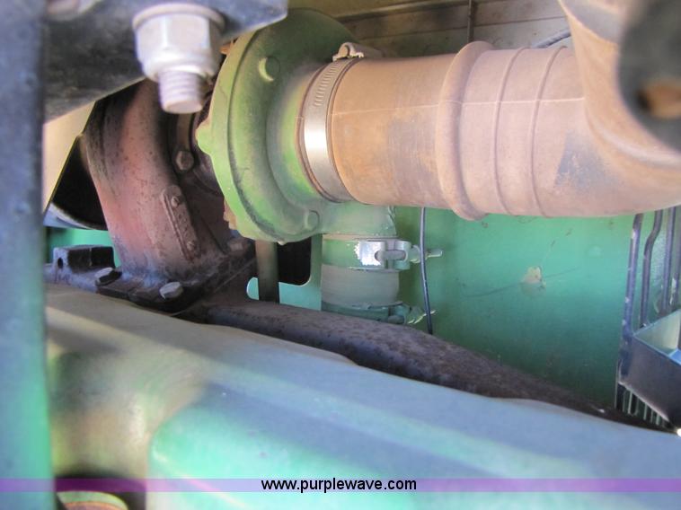 image for item 3476 1994 John Deere 7700 tractor