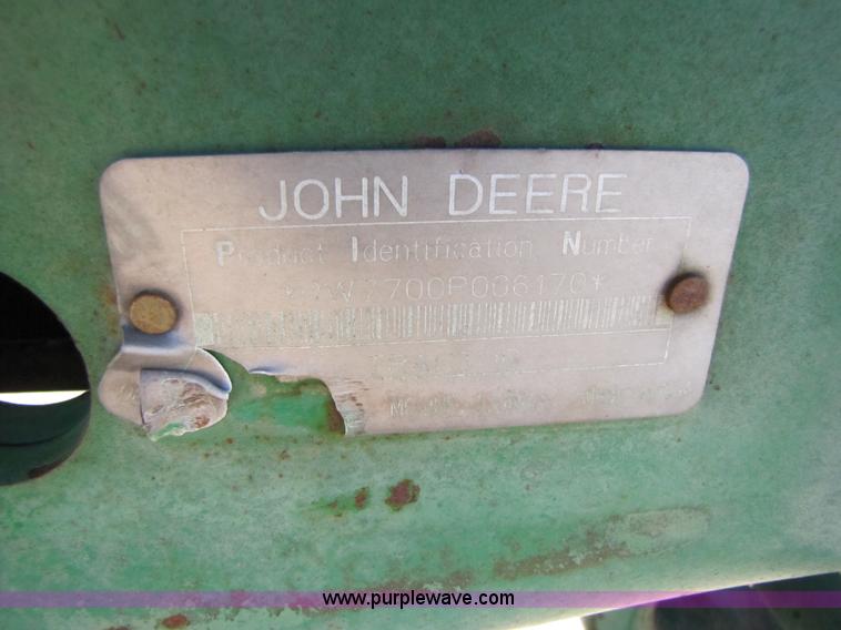 image for item 3476 1994 John Deere 7700 tractor