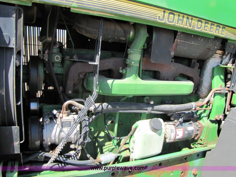 image for item 3476 1994 John Deere 7700 tractor