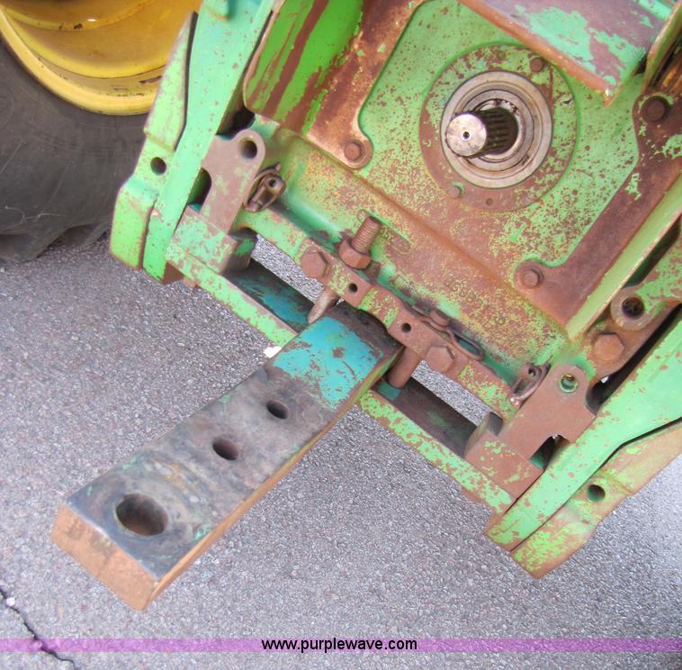 image for item 3476 1994 John Deere 7700 tractor