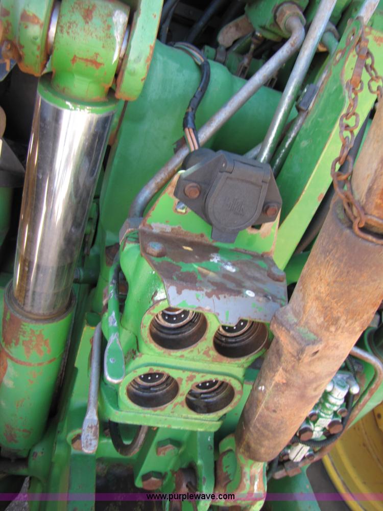 image for item 3476 1994 John Deere 7700 tractor