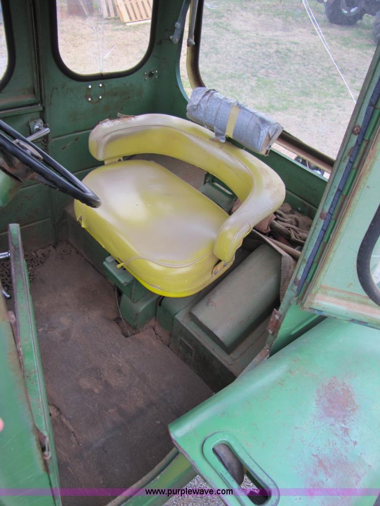 image for item 3479 1966 John Deere 4020 tractor