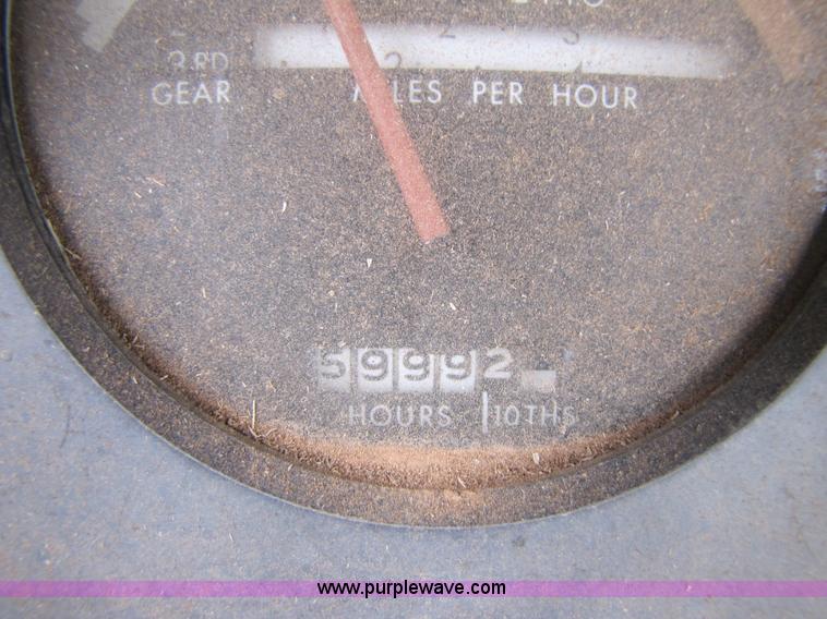 image for item 3479 1966 John Deere 4020 tractor