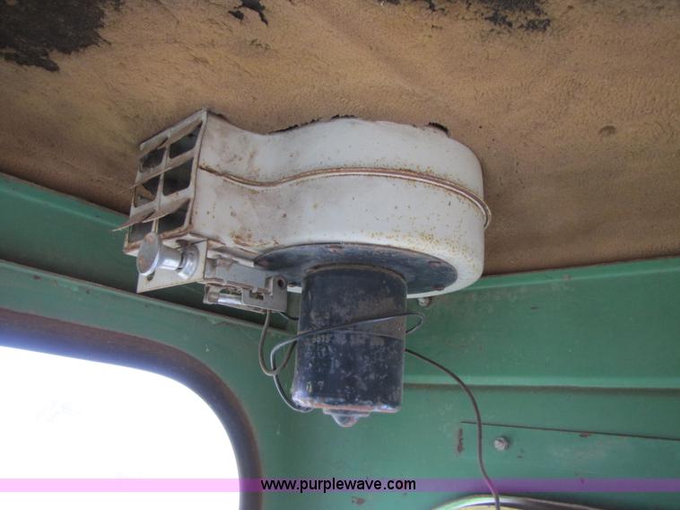 image for item 3479 1966 John Deere 4020 tractor