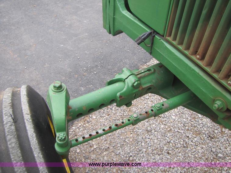 image for item 3479 1966 John Deere 4020 tractor