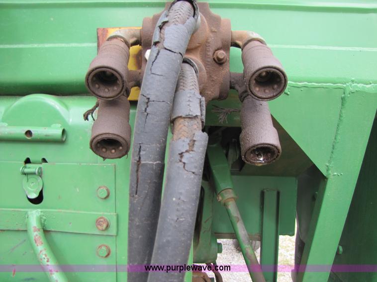 image for item 3479 1966 John Deere 4020 tractor