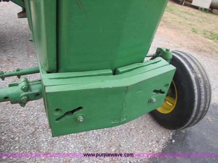 image for item 3479 1966 John Deere 4020 tractor
