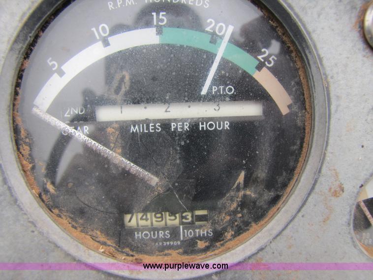 image for item 3480 1966 John Deere 3020 tractor