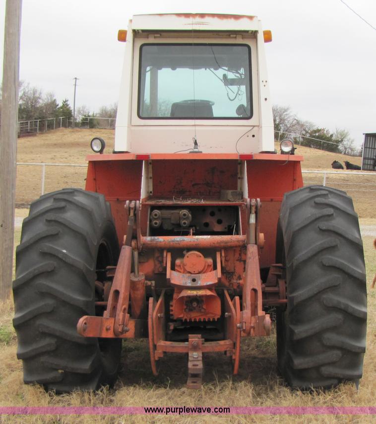 image for item 3481 1976 Case 2470 4WD tractor