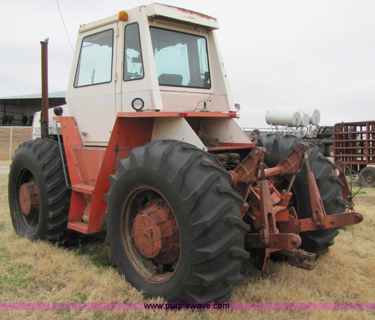 image for item 3481 1976 Case 2470 4WD tractor