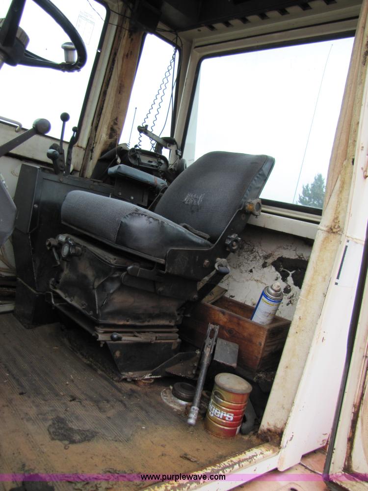 image for item 3481 1976 Case 2470 4WD tractor