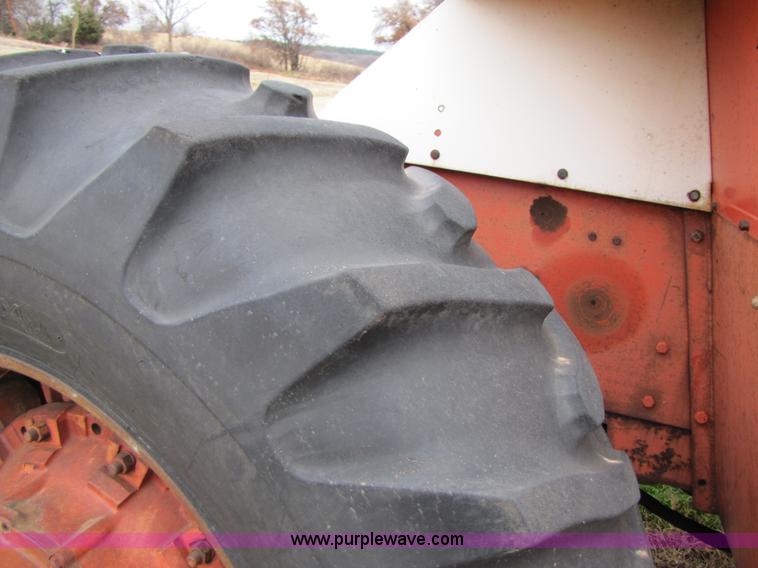 image for item 3481 1976 Case 2470 4WD tractor