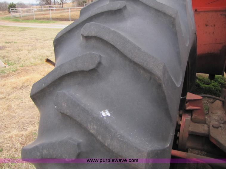 image for item 3481 1976 Case 2470 4WD tractor