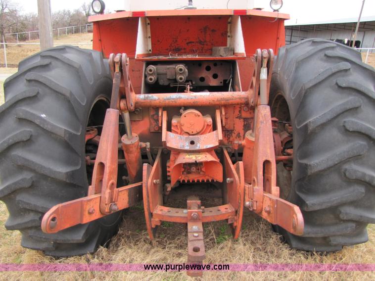 image for item 3481 1976 Case 2470 4WD tractor