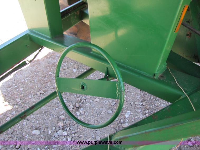 image for item 3497 Brent 920 grain cart