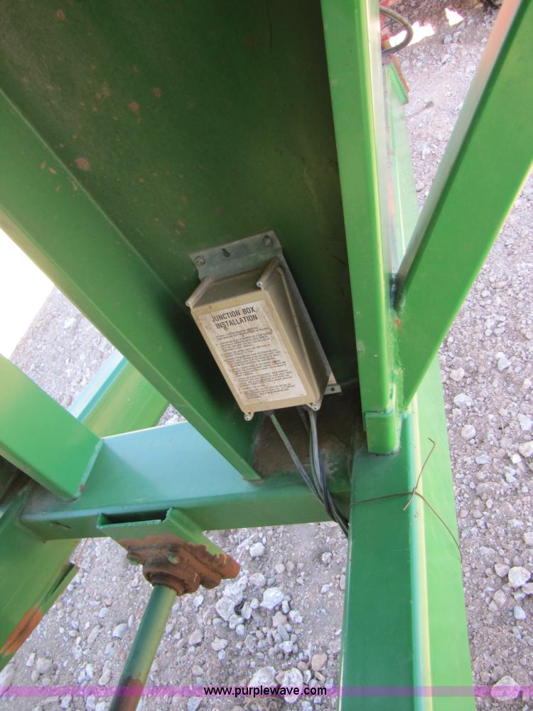 image for item 3497 Brent 920 grain cart