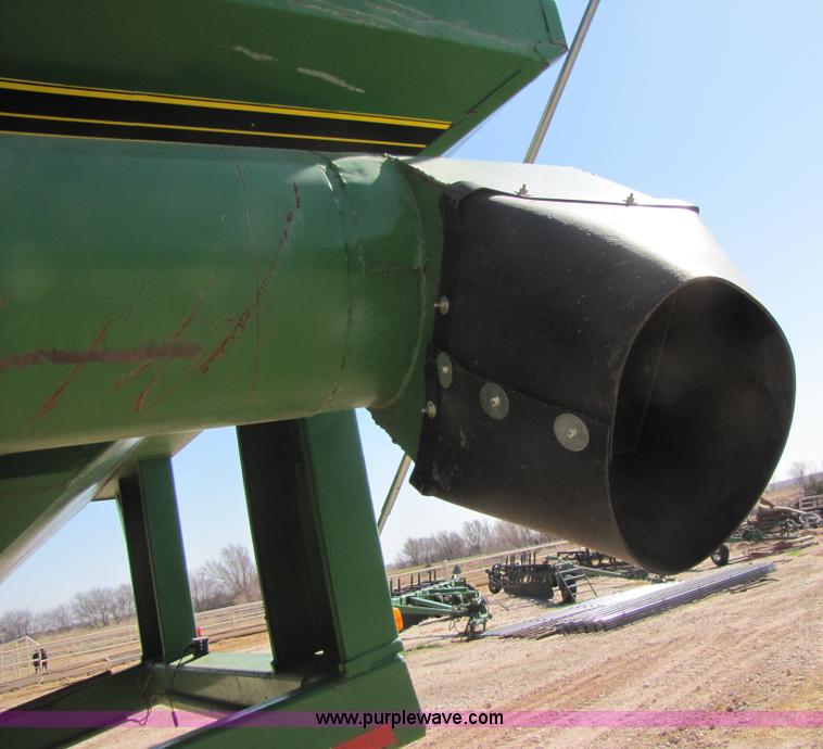 image for item 3497 Brent 920 grain cart