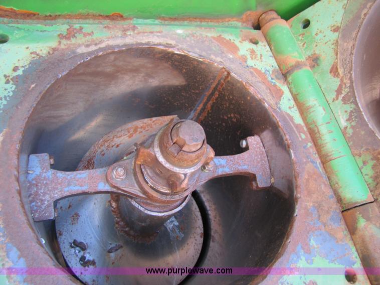 image for item 3497 Brent 920 grain cart