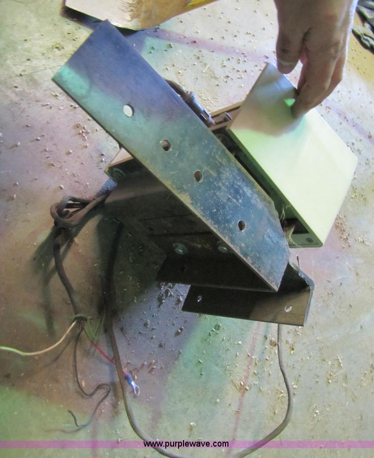 image for item 3497 Brent 920 grain cart