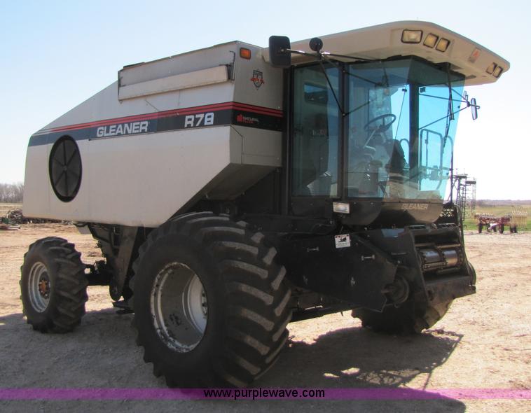 image for item 3498 1998 Gleaner R72 4WD combine