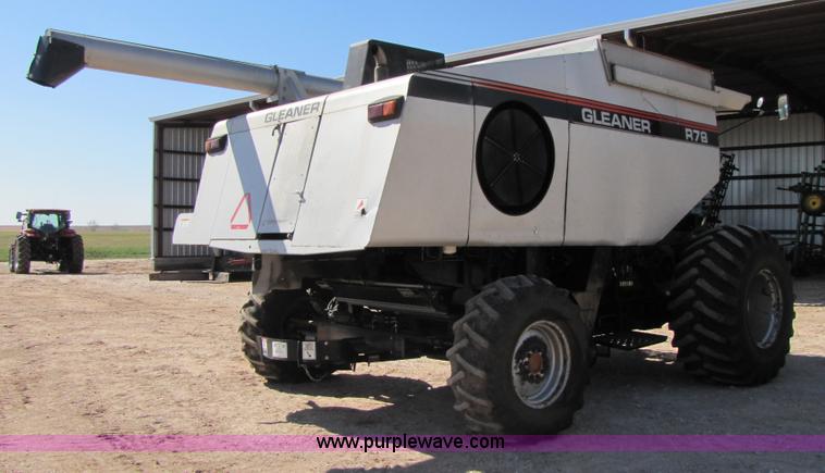 image for item 3498 1998 Gleaner R72 4WD combine