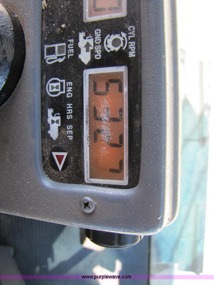 image for item 3498 1998 Gleaner R72 4WD combine