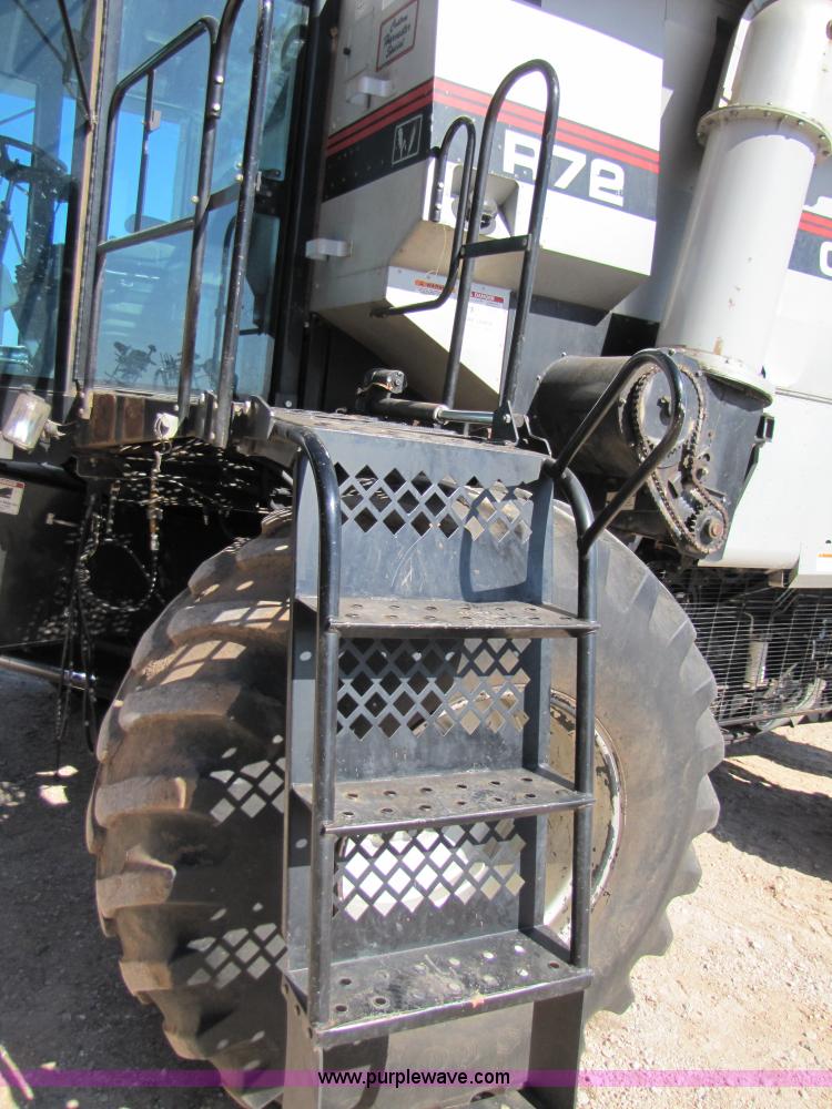 image for item 3498 1998 Gleaner R72 4WD combine